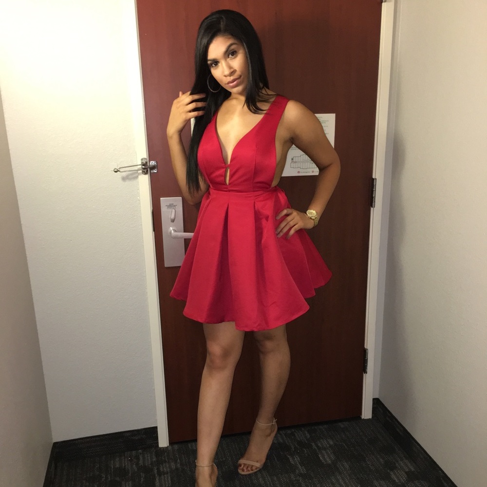 Dress - Picture 3 of 3